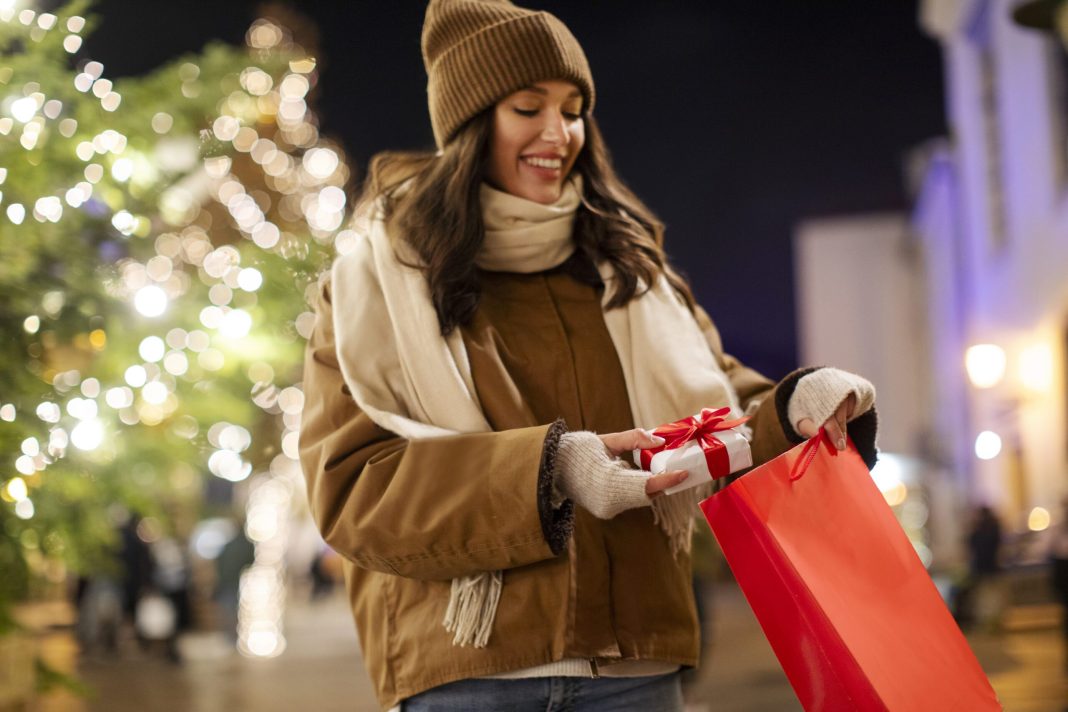 Holiday Shopping Soars, Driven by AI and E-Commerce