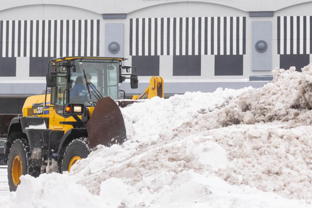 Winter storm to descend on Great Lakes and Northeast