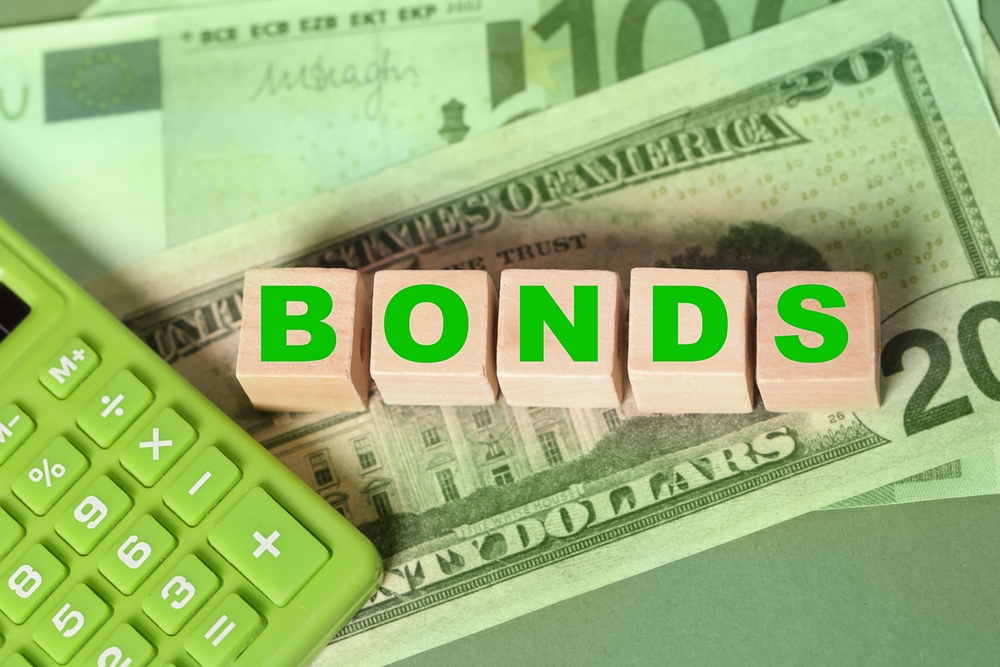 Bond Funds Draw Big Inflows Amid Mideast Tensions