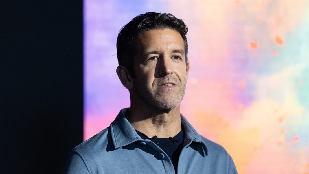 Apple goes for the 'continuity candidate' to replace Cook. What the CEO change means for investors