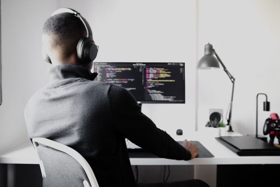 Nevermind The Bear: Developer Interest In Bitcoin Keeps Growing, New Study Shows