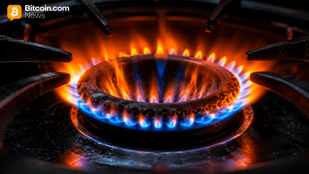 BTC Holds $80K While Momentum Starts Heating Up
