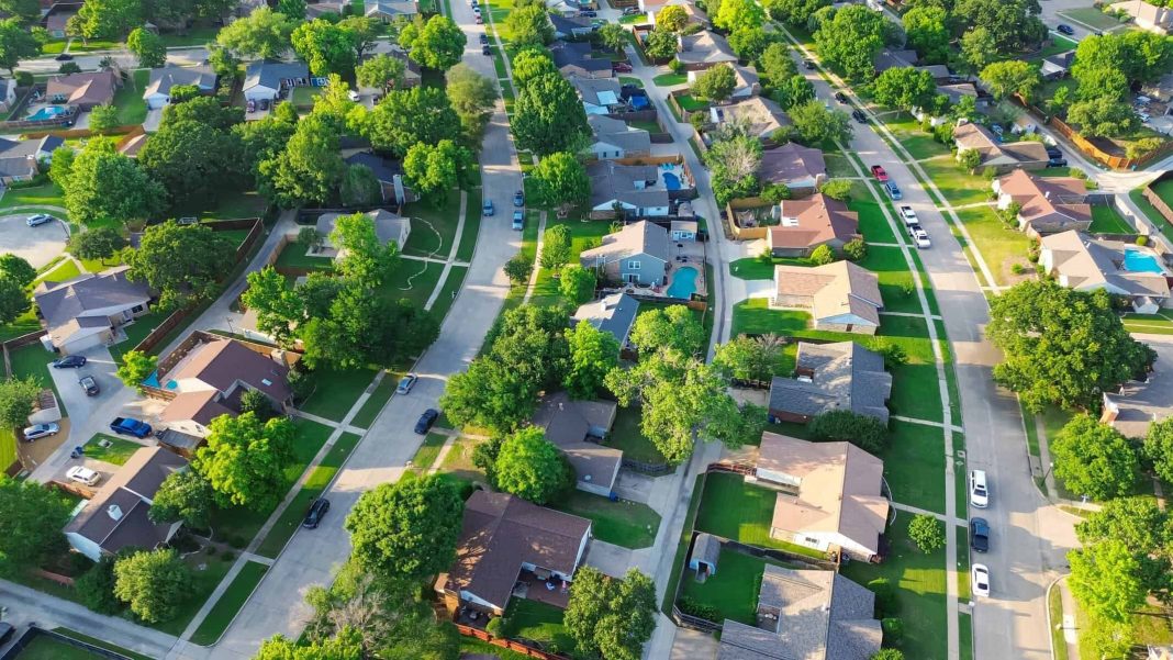 8 Tips for Choosing the Right Neighborhood