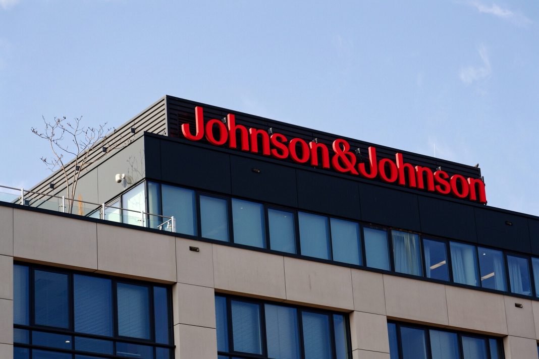 Johnson & Johnson: Quality, But It Doesn't Deserve A Mid-20s Multiple Right Now